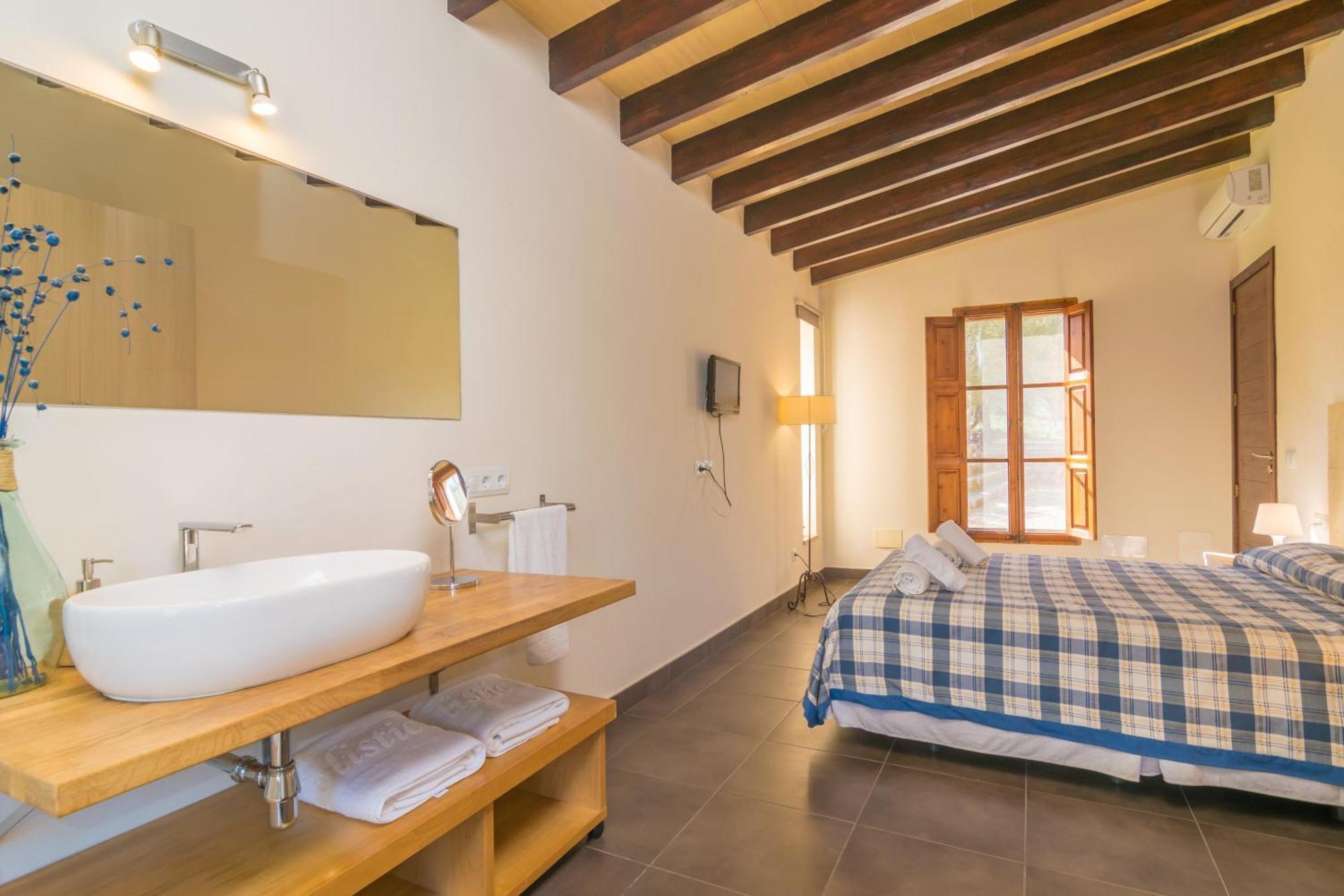 Pere Rapinya Villa
